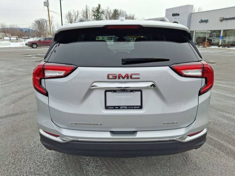 2022 GMC Terrain SLT