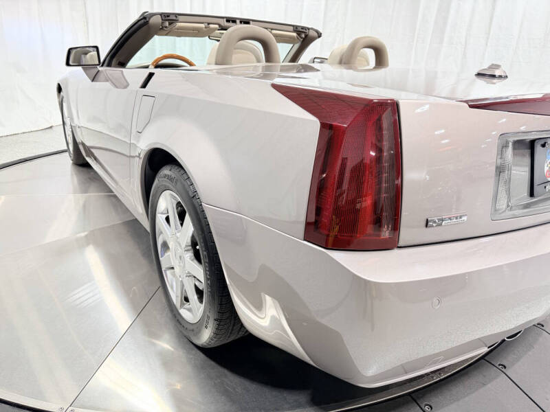 2005 Cadillac XLR