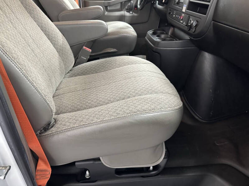 2022 Chevrolet Express 3500