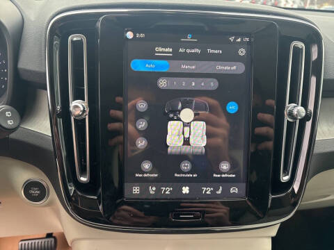 2026 Volvo XC40 B5 Plus