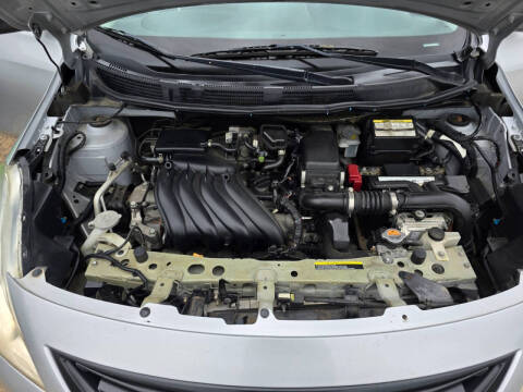 2014 Nissan Versa 1.6 S Plus