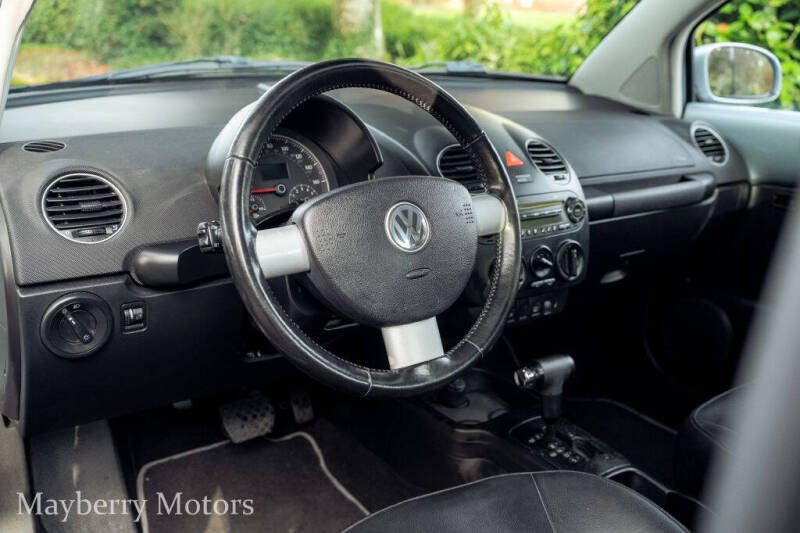 2010 Volkswagen New Beetle