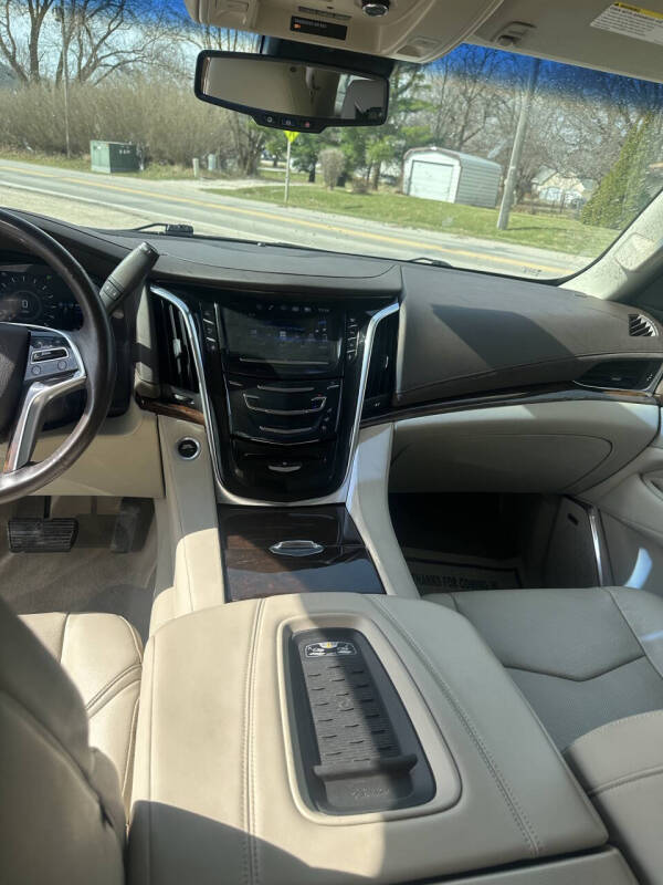 2016 Cadillac Escalade ESV Luxury Collection
