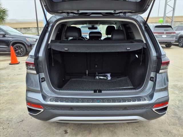 2025 Volkswagen Taos SE