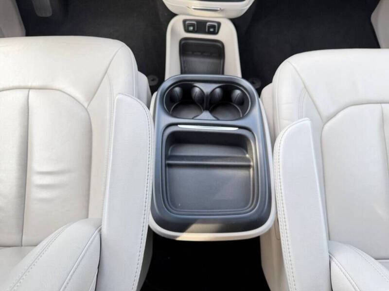 2017 Chrysler Pacifica Touring Plus