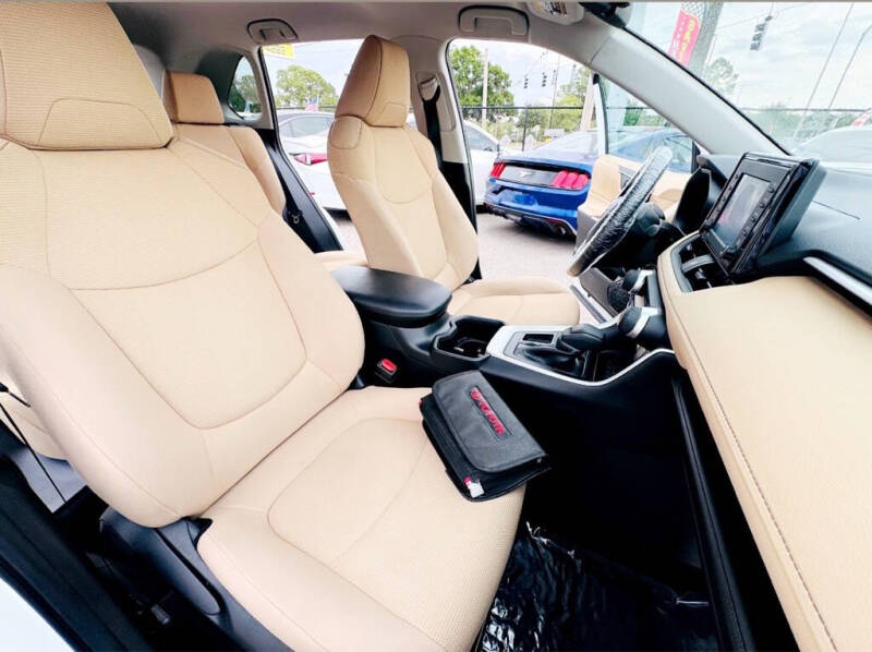 2022 Toyota RAV4 LE