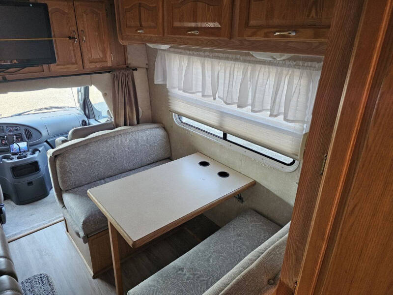 2004 Lexington Class C Mini Motorhome