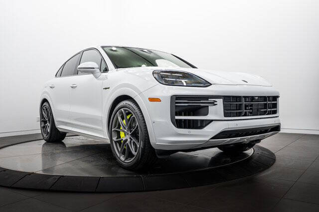 2025 Porsche Cayenne Turbo E-Hybrid Coupe