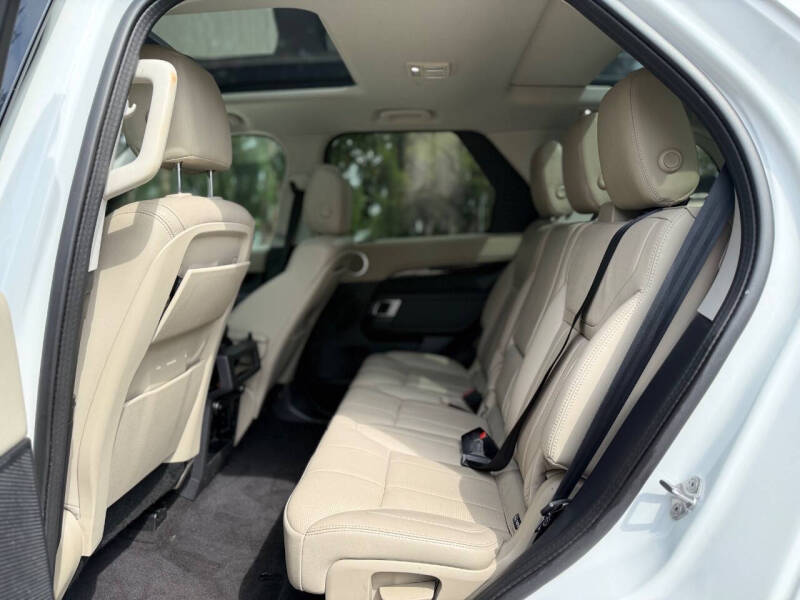 2020 Land Rover Discovery SE