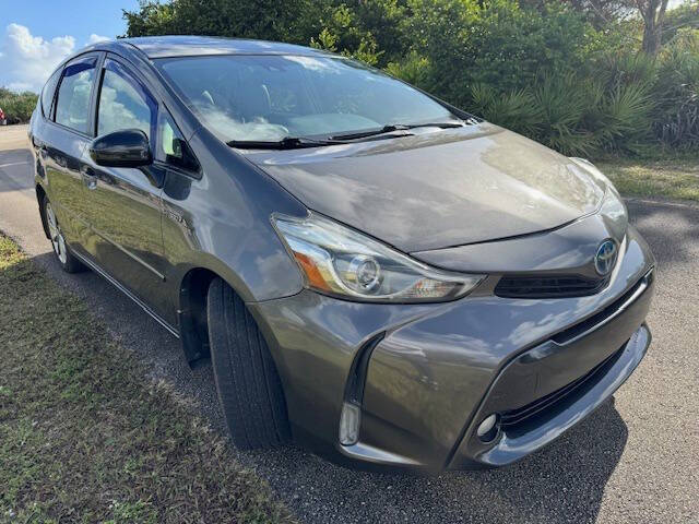 2015 Toyota Prius v Three