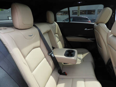 2025 Cadillac XT4 Premium Luxury