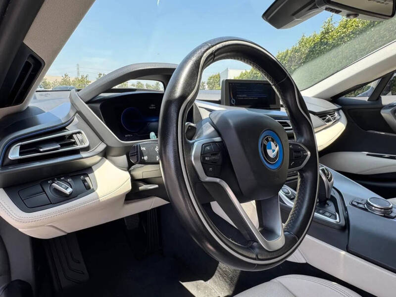2016 BMW i8