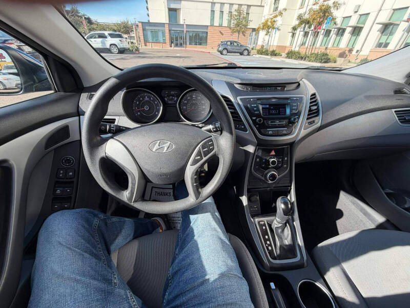 2015 Hyundai Elantra SE