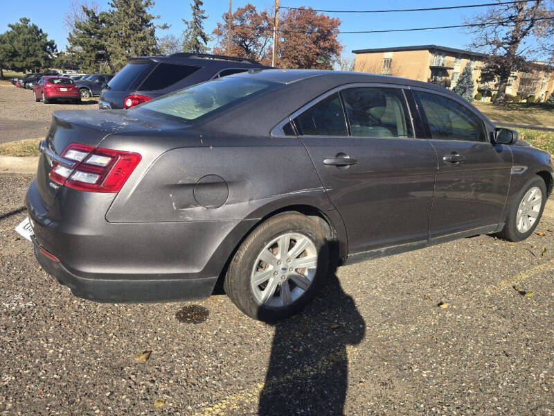 2014 Ford Taurus SE