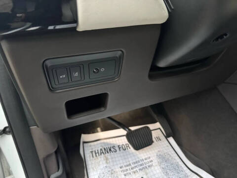 2017 Land Rover Discovery HSE Luxury