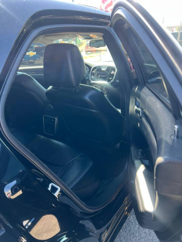 2017 Chrysler 300 Limited