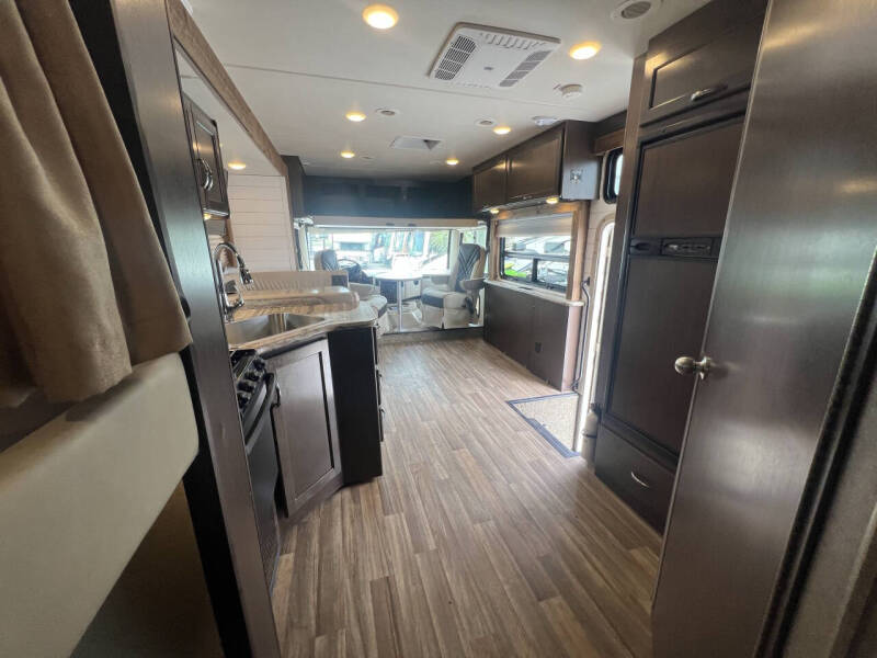 2017 Thor Motor Coach ACE BUNK HOUSE