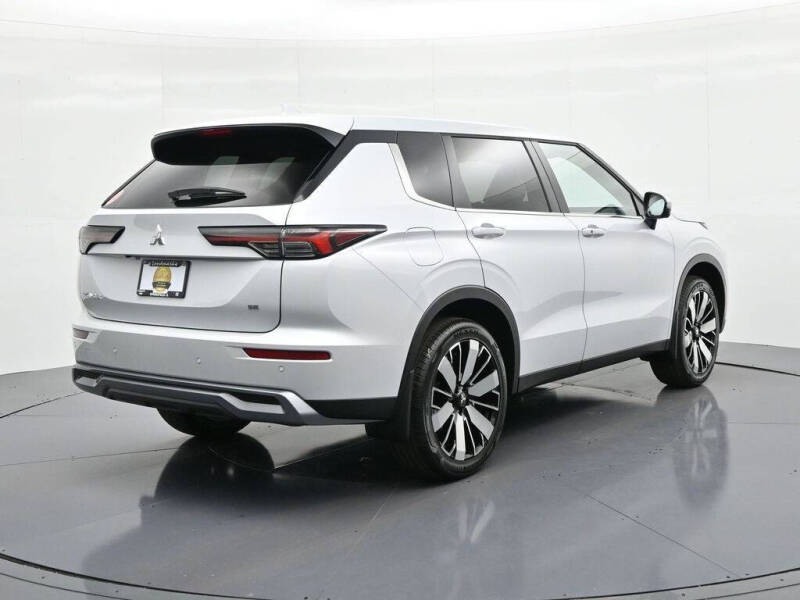 2026 Mitsubishi Outlander SE