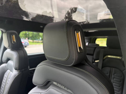 2023 Rivian R1S Adventure