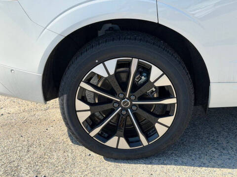 2026 Volvo XC60 T8 Plus