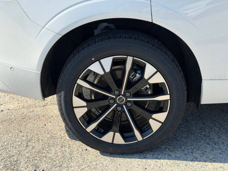 2026 Volvo XC60 T8 Plus