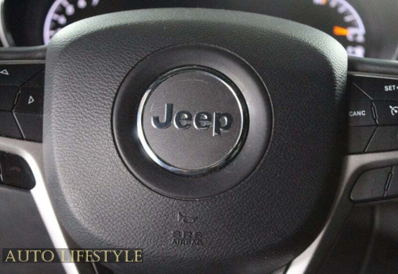 2019 Jeep Grand Cherokee Laredo