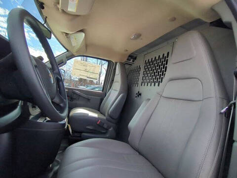 2025 Chevrolet Express 2500