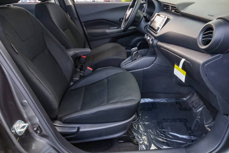 2025 Nissan Kicks Play S