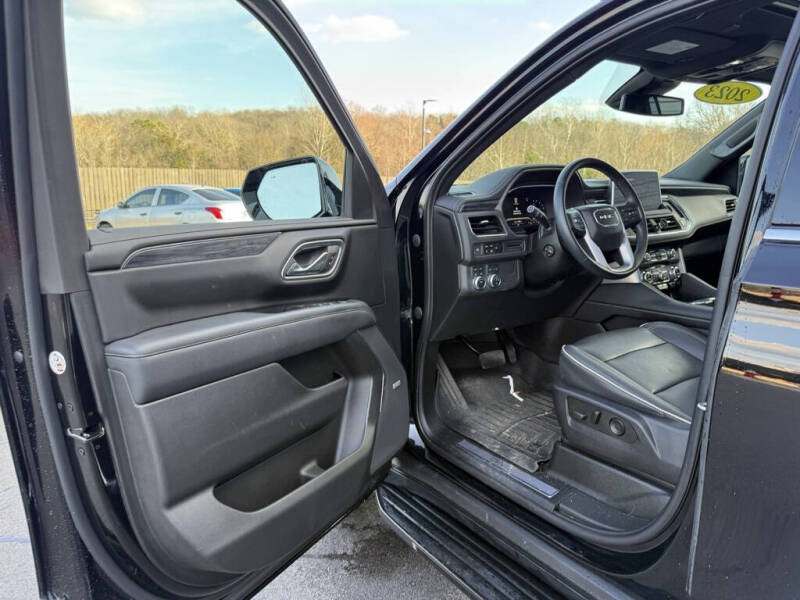 2023 GMC Yukon XL SLT