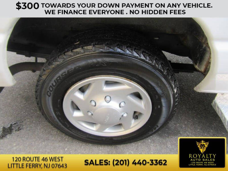 2011 Ford E-Series E-150 XLT