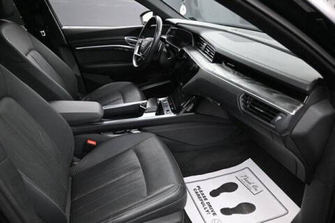 2022 Audi e-tron quattro Premium Plus