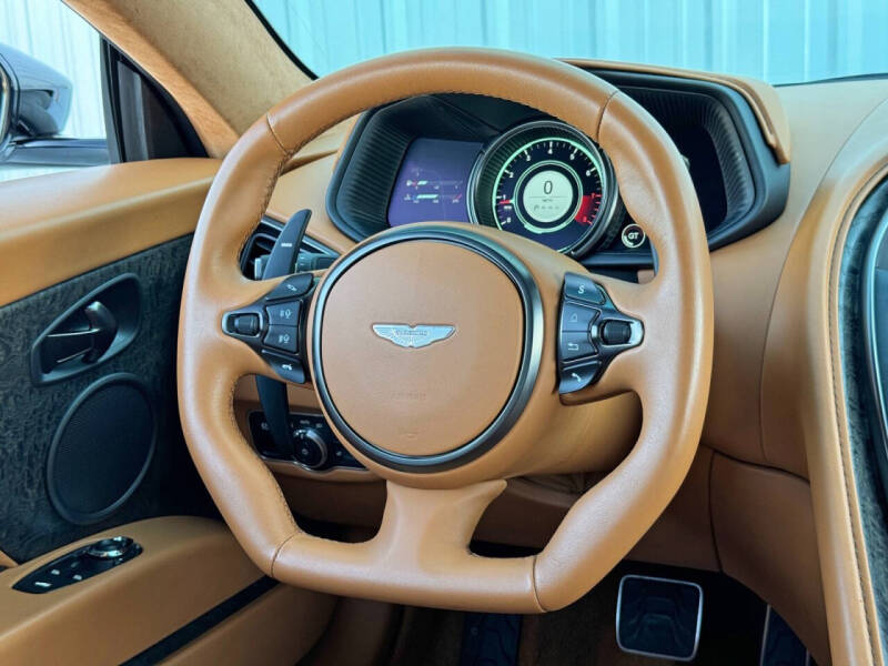 2022 Aston Martin DB11 V8