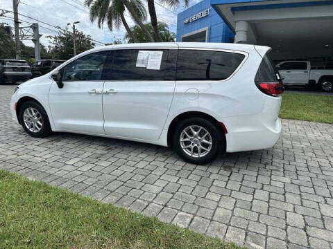 2024 Chrysler Pacifica Touring