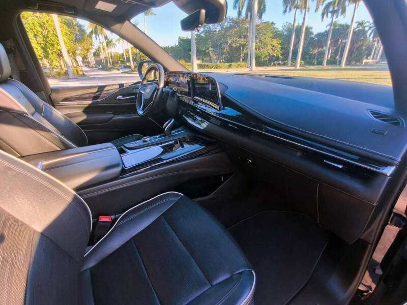 2023 Cadillac Escalade Sport