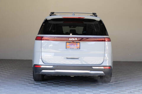 2024 Kia Carnival SX