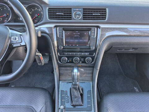 2016 Volkswagen Passat 1.8T SE