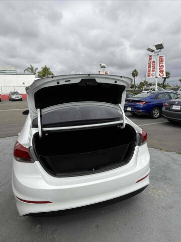 2018 Hyundai Elantra