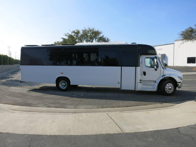 2014 Freightliner M2-106 RV Bus