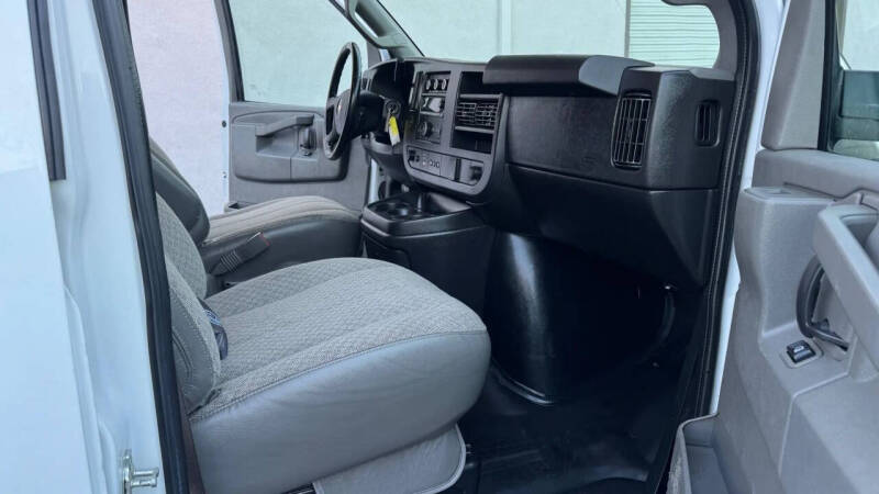 2021 Chevrolet Express 2500
