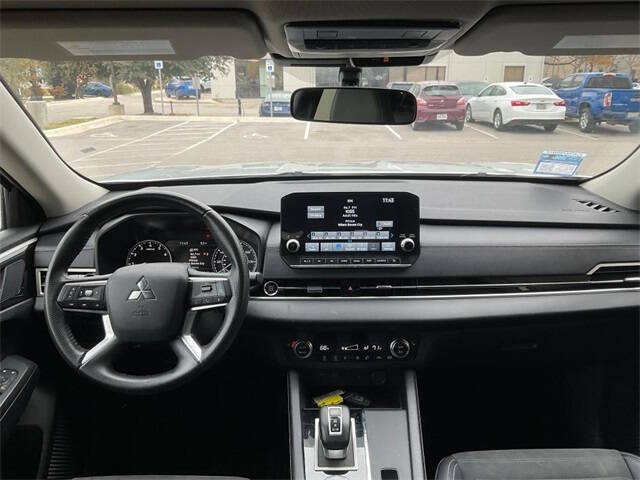 2024 Mitsubishi Outlander SE