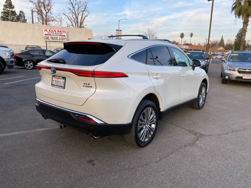 2021 Toyota Venza XLE photo 3