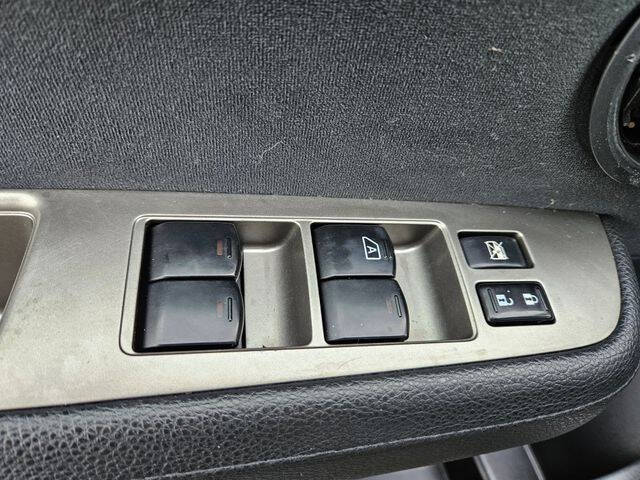 2012 Nissan Versa 1.8 S