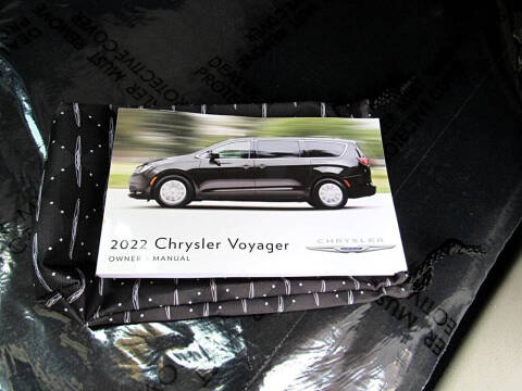 2022 Chrysler Voyager LX