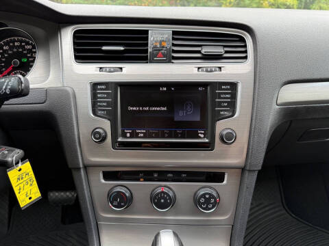 2017 Volkswagen Golf SportWagen TSI S