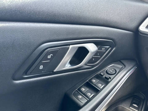 2025 BMW 3 Series 330i