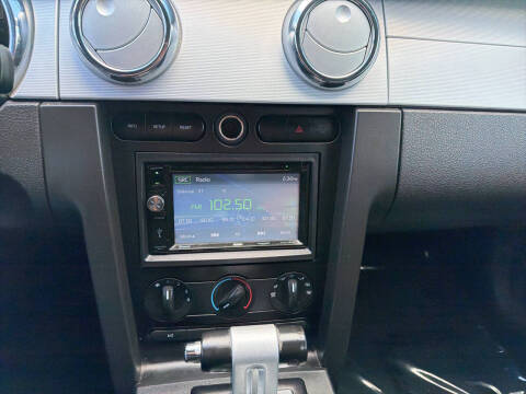 2007 Ford Mustang V6 Deluxe