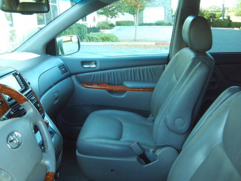 2008 Toyota Sienna XLE Limited