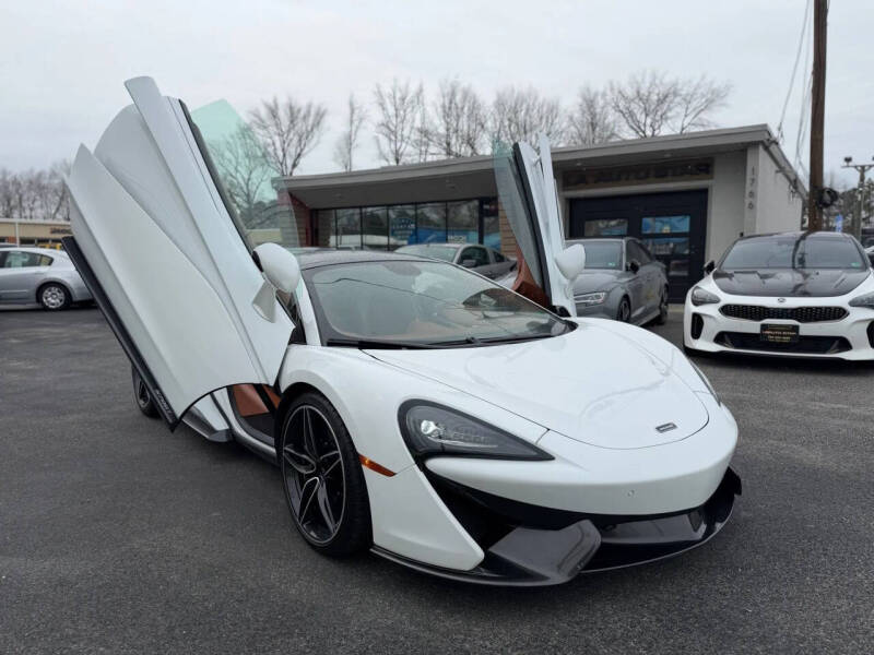 2017 McLaren 570GT