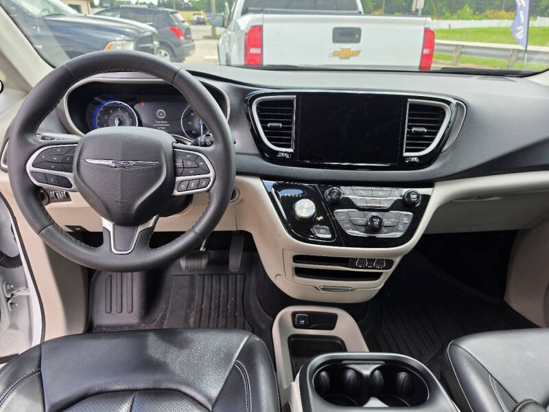 2023 Chrysler Pacifica Touring L