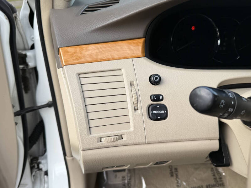 2005 Toyota Avalon XLS